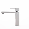 Chrome Surface de salle de bain visage bassin lavabo d&#39;eau robinet corporet robinet tape mélangeur torneira banheiro avec décotation en marbre blanc